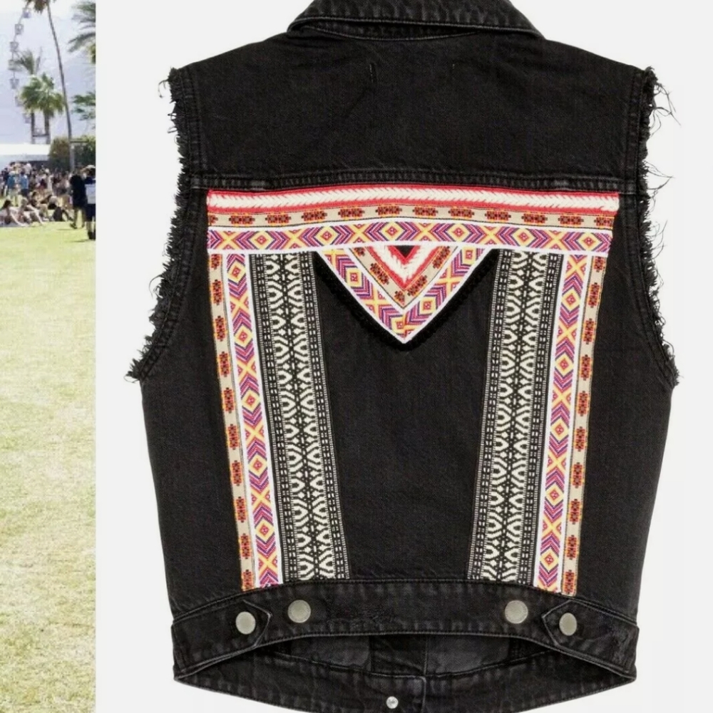 H&M Black Vest with Multicolor Pattern